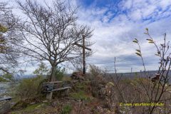 Gipfelkreuz auf Maunert bei Taben-Rodt